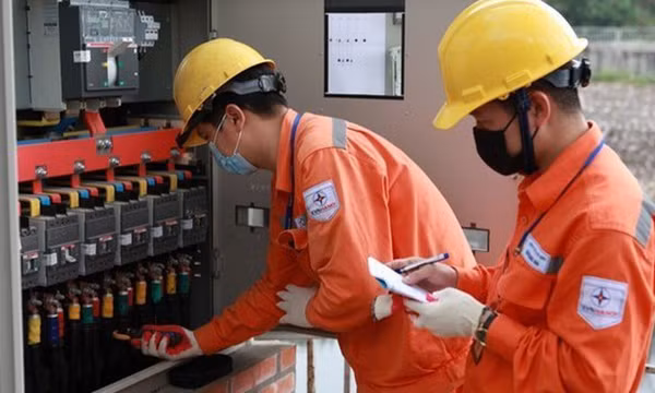 EVN khẩn trương rà soát, tính toán, tiết kiệm tối đa chi phí để có phương án giảm giá bán lẻ điện bình quân nhằm hỗ trợ, bảo đảm an sinh xã hội cho người dân, doanh nghiệp