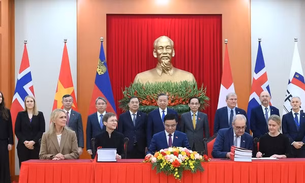 Tổng Bí thư, Chủ tịch nước Tô Lâm và các đại biểu chứng kiến Lễ ký kết Hiệp định Thương mại tự do Việt Nam-EFTA (VEFTA).