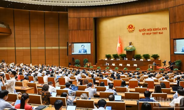 Quang cảnh phiên họp ở hội trường tại Kỳ họp thứ 2, Quốc hội khóa XVI, ngày 18/10. (Ảnh: DUY LINH) 