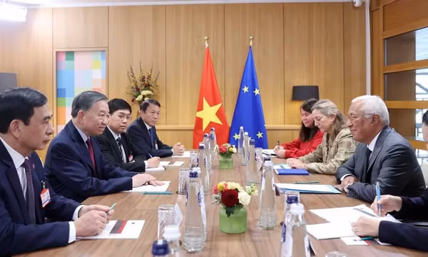 Tổng Bí thư, Chủ tịch nước Tô Lâm hội đàm với Chủ tịch Hội đồng châu Âu António Costa. (Ảnh: TTXVN) 