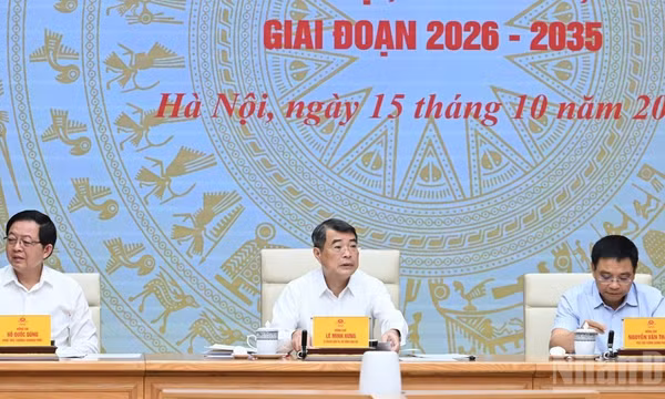 Thủ tướng Chính phủ Lê Minh Hưng chủ trì Hội nghị triển khai thực hiện Chương trình mục tiêu quốc gia phát triển văn hóa-xã hội, nông thôn, dân tộc và miền núi giai đoạn 2026-2035. (Ảnh: TRẦN HẢI)