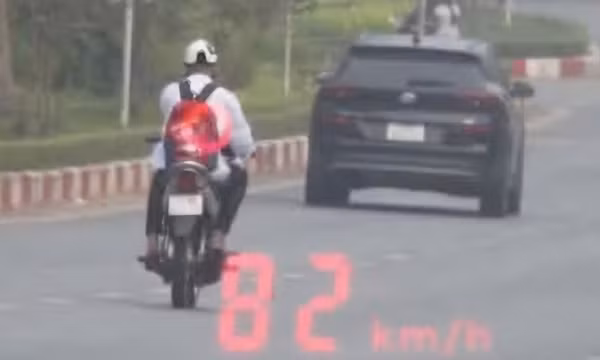 Học sinh chạy xe máy 82 km/h, quay đầu bỏ chạy khi gặp CSGT