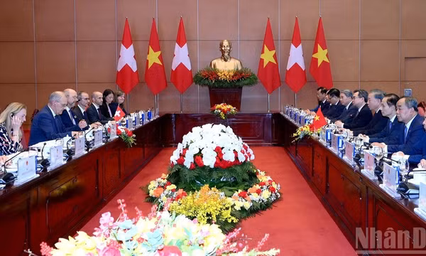 Tổng Bí thư, Chủ tịch nước Tô Lâm hội đàm với Tổng thống Thụy Sĩ Guy Parmelin, tại Hà Nội, ngày 17/10/2026. (Ảnh: ĐĂNG KHOA) 
