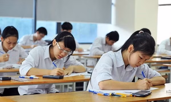 Chỉ thị yêu cầu chuyển mạnh từ tập trung phát hiện, xử lý vi phạm sang chủ động quản trị rủi ro, phòng ngừa từ sớm, từ xa, đồng thời phát hiện và xử lý nghiêm các vi phạm.