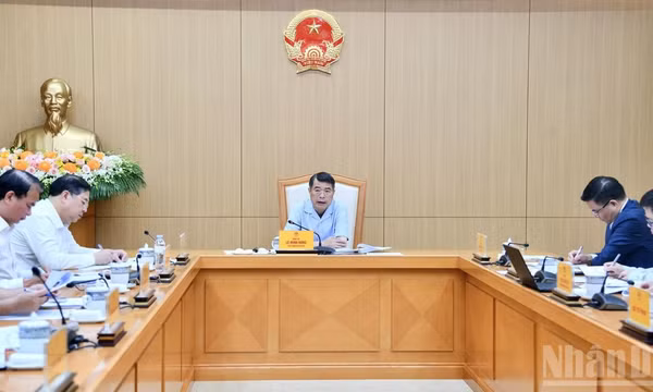 Thủ tướng Chính phủ Lê Minh Hưng chủ trì cuộc họp về bảo đảm cung ứng điện. (Ảnh: THANH GIANG)