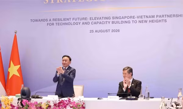 Đồng chí Trần Cẩm Tú, Ủy viên Bộ Chính trị, Thường trực Ban Bí thư cùng Phó Tổng Thư ký Đảng Hành động Nhân dân Singapore, Bộ trưởng Quốc phòng kiêm Bộ trưởng Điều phối dịch vụ công Chan Chun Sing đồng chủ trì Đối thoại Chiến lược Việt Nam-Singapore lần thứ nhất. (Ảnh: TTXVN)