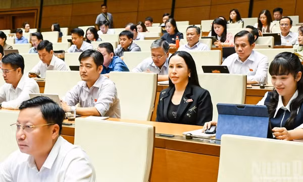 Quốc hội làm việc tại hội trường thông qua dự thảo Luật sửa đổi, bổ sung một số điều của Luật Trách nhiệm bồi thường của Nhà nước. (Ảnh: DUY LINH)