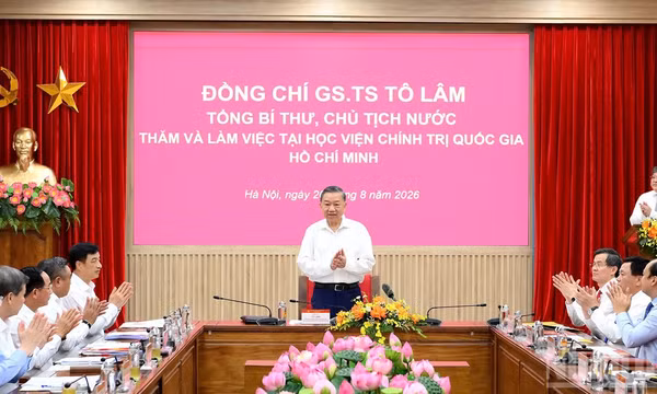 Tổng Bí thư, Chủ tịch nước Tô Lâm làm việc với lãnh đạo chủ chốt của Học viện Chính trị Quốc gia Hồ Chí Minh. (Ảnh: ĐĂNG KHOA)