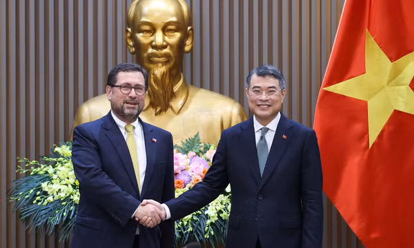 Thủ tướng Chính phủ Lê Minh Hưng tiếp Bộ trưởng Ngoại giao Cộng hòa Chile Francisco Pérez Mackenna - Ảnh: chinhphu.vn/Nhật Bắc