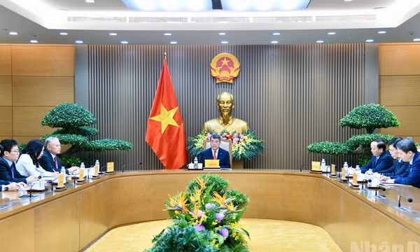 Quang cảnh cuộc điện đàm giữa Thủ tướng Lê Minh Hưng với Thủ tướng Đức Friedrich Merz. (Ảnh: THANH GIANG)