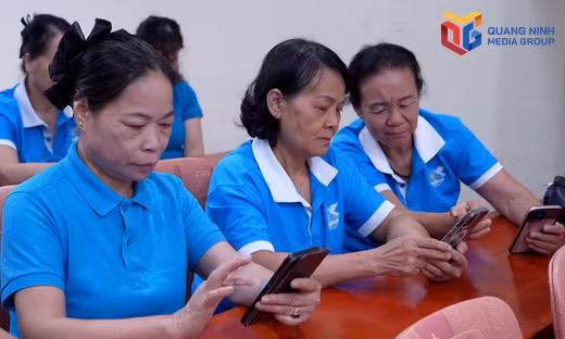 Phụ nữ tích cực đồng hành chuyển đổi số