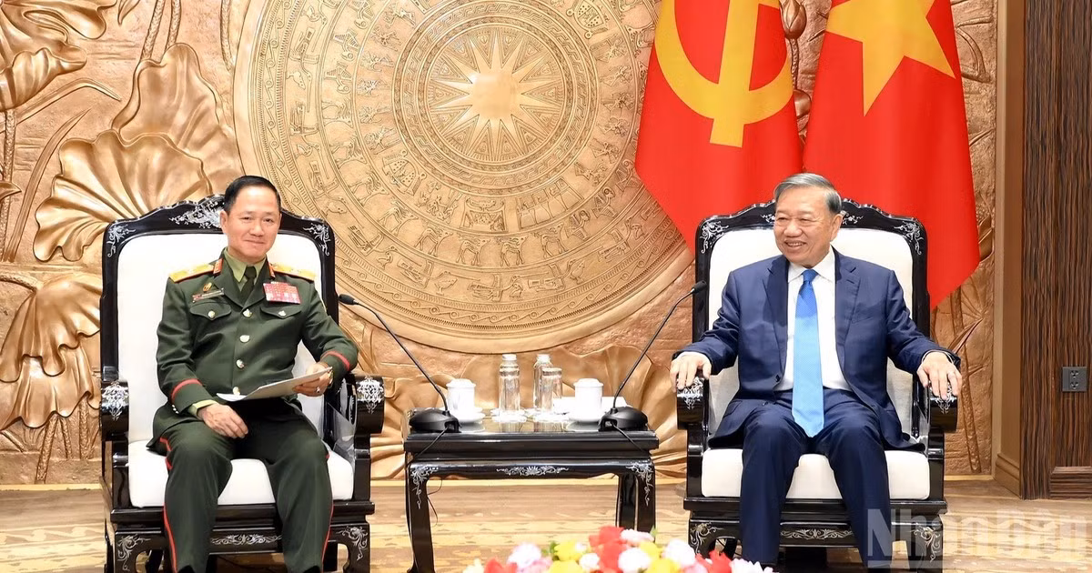 Tổng Bí thư, Chủ tịch nước Tô Lâm tiếp Đại tướng Khamlieng Outhakaisone, Ủy viên Bộ Chính trị Đảng Nhân dân Cách mạng Lào, Phó Thủ tướng, Bộ trưởng Quốc phòng Lào, tại Trụ sở Trung ương Đảng, ngày 14/10/2026. (Ảnh: ĐĂNG KHOA) 