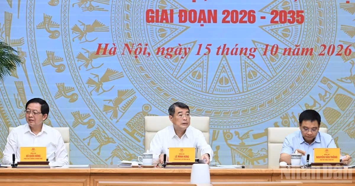 Thủ tướng Chính phủ Lê Minh Hưng chủ trì Hội nghị triển khai thực hiện Chương trình mục tiêu quốc gia phát triển văn hóa-xã hội, nông thôn, dân tộc và miền núi giai đoạn 2026-2035. (Ảnh: TRẦN HẢI)