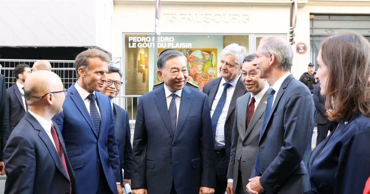 Tổng Bí thư, Chủ tịch nước Tô Lâm và Tổng thống Pháp Emmanuel Macron với lãnh đạo một số tập đoàn, doanh nghiệp hàng đầu của hai nước. (Ảnh: Thống Nhất/TTXVN) 