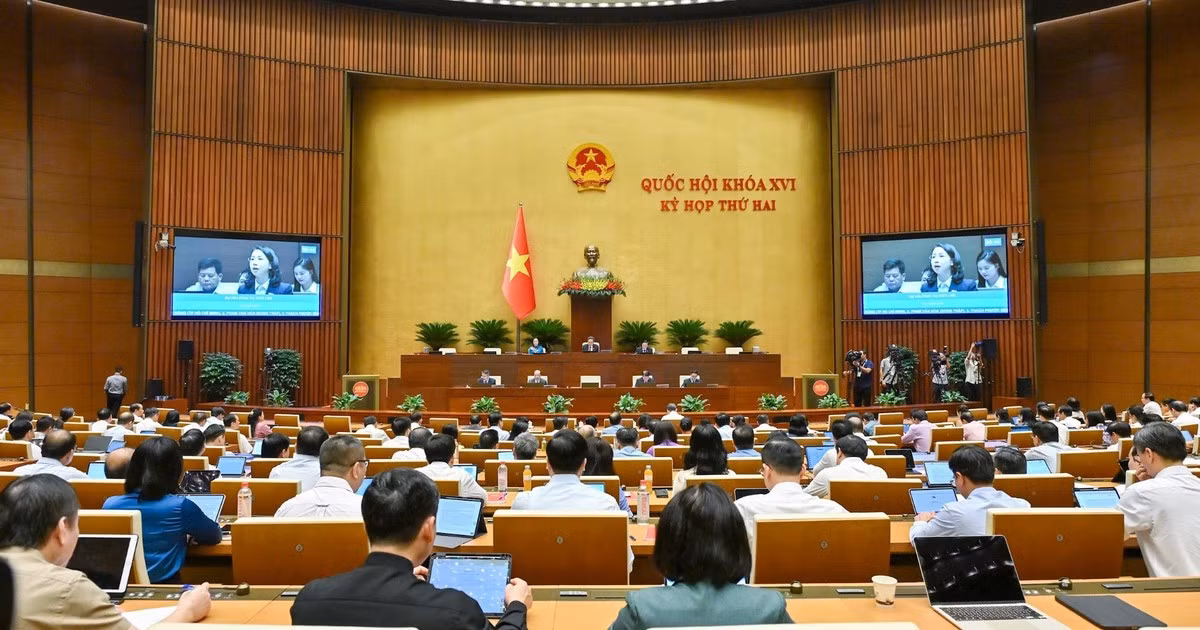 Phiên họp toàn thể tại hội trường Diên Hồng, kỳ họp thứ hai của Quốc hội. (Ảnh: THỦY NGUYÊN) 