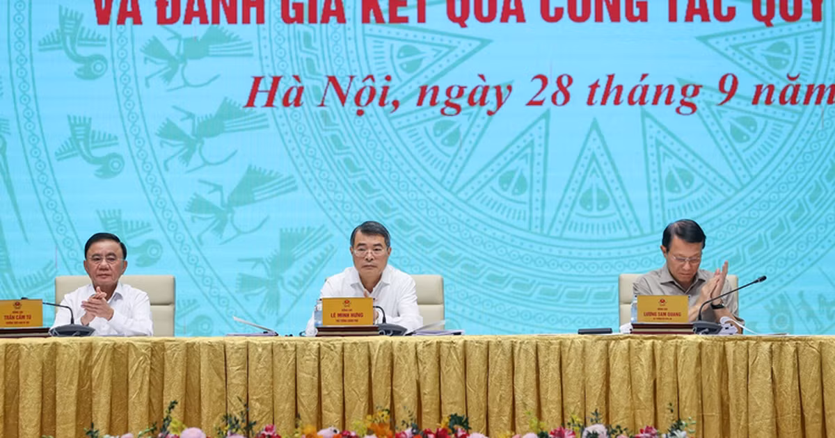 Thủ tướng Chính phủ Lê Minh Hưng, Trưởng Ban Chỉ đạo Trung ương về phát triển khoa học, công nghệ, đổi mới sáng tạo và chuyển đổi số, chủ trì phiên họp đầu tiên của Ban Chỉ đạo sau khi kiện toàn theo Quyết định số 208-QĐ/TW của Bộ Chính trị - Ảnh: chinhphu.vn/Nhật Bắc