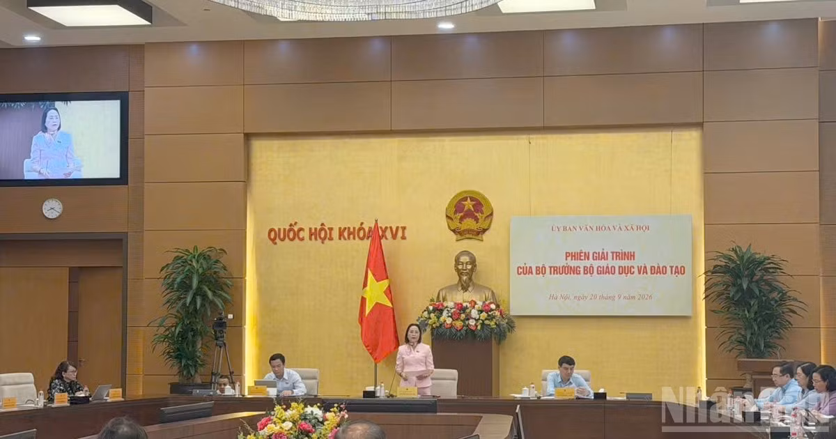 Đồng chí Nguyễn Thị Thanh, Ủy viên Trung ương Đảng, Phó Chủ tịch Quốc hội phát biểu chỉ đạo tại Phiên giải trình của Bộ trưởng Giáo dục và Đào tạo. (Ảnh: QUỲNH NGUYỄN)