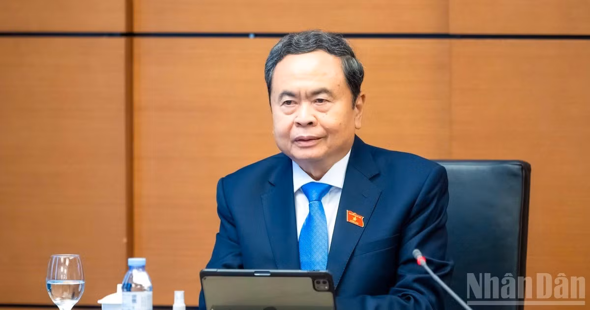 Chủ tịch Quốc hội Trần Thanh Mẫn phát biểu tại thảo luận tổ sáng 18/10. (Ảnh: DUY LINH)