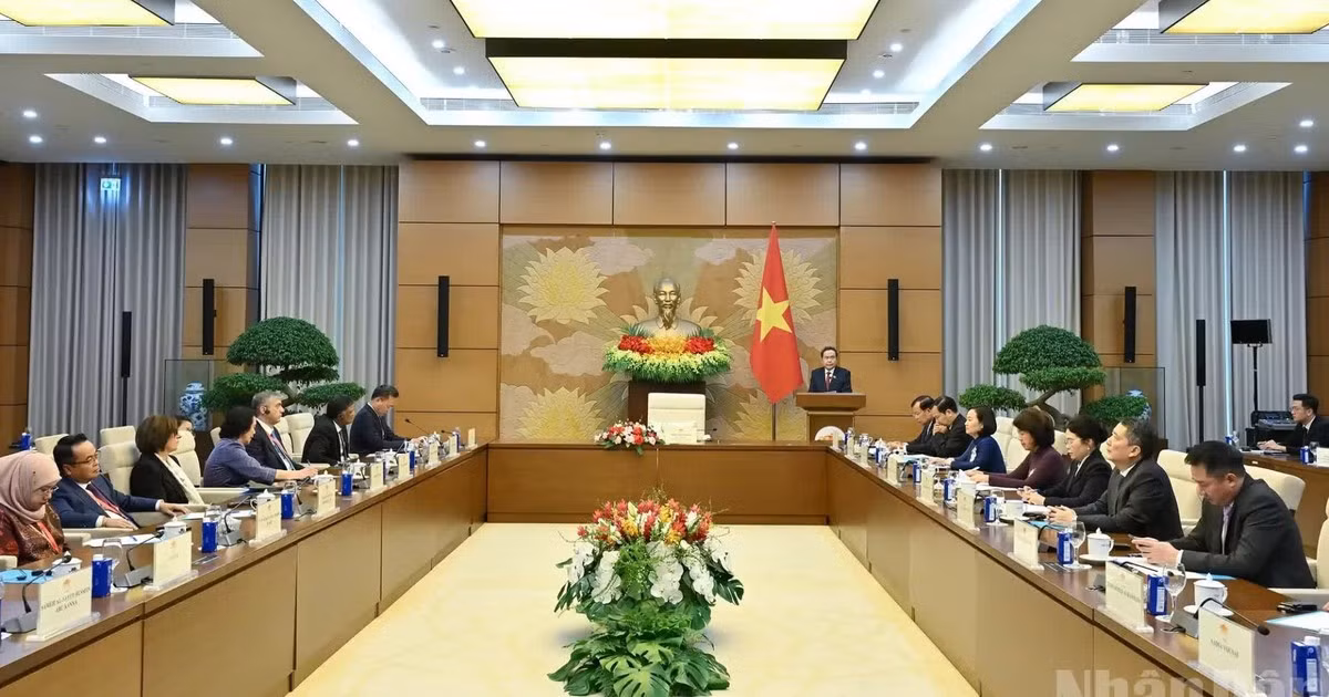 Quang cảnh cuộc tiếp tại Nhà Quốc hội. (Ảnh: THỦY NGUYÊN)