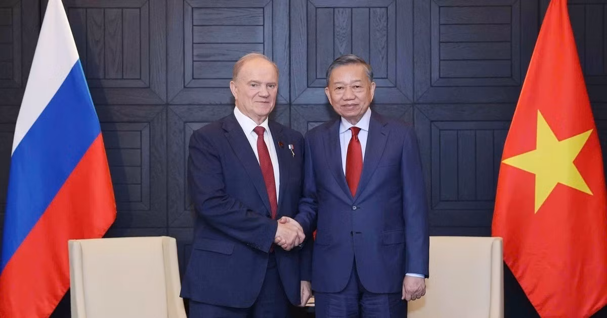 Tổng Bí thư, Chủ tịch nước Tô Lâm tiếp Chủ tịch Đảng Cộng sản Liên bang Nga Gennady Zyuganov. (Ảnh: TTXVN)