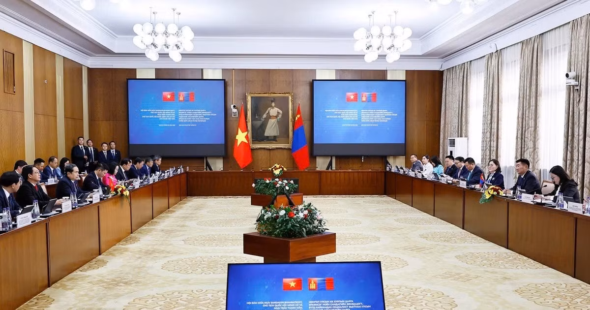 Chủ tịch Quốc hội Trần Thanh Mẫn và Chủ tịch Quốc hội Mông Cổ Sandag Byambatsogt tiến hành hội đàm. (Ảnh: Doãn Tấn/TTXVN) 