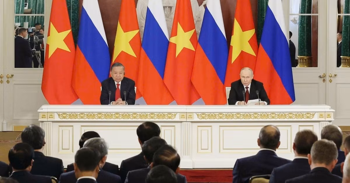 Tổng Bí thư, Chủ tịch nước Tô Lâm và Tổng thống Nga Vladimir Putin họp báo chung. (Ảnh: Thống Nhất/TTXVN) 