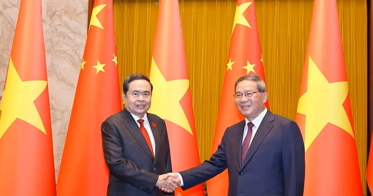 Chủ tịch Quốc hội Trần Thanh Mẫn hội kiến Thủ tướng Trung Quốc Lý Cường. (Ảnh: TTXVN) 