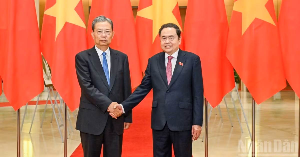 Chủ tịch Quốc hội Trần Thanh Mẫn và Ủy viên trưởng Ủy ban thường vụ Đại hội Đại biểu nhân dân toàn quốc nước Cộng hòa nhân dân Trung Hoa Triệu Lạc Tế. (Ảnh: DUY LINH)
