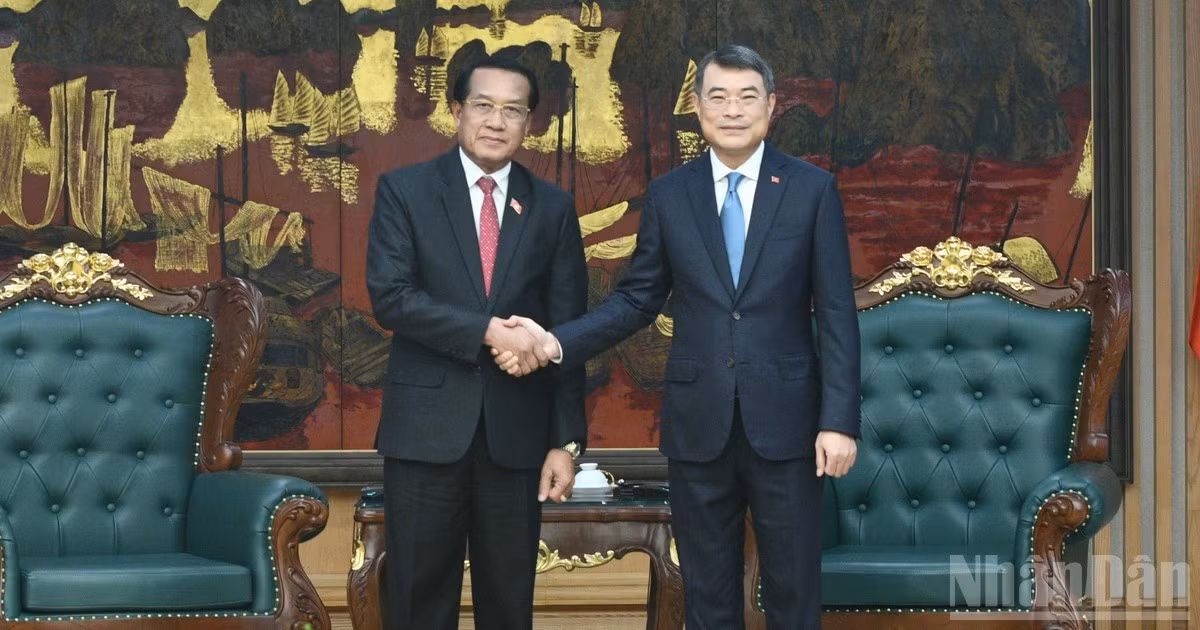 Thủ tướng Chính phủ Lê Minh Hưng và Chủ nhiệm Ban Kiểm tra Trung ương, Tổng Thanh tra Nhà nước, Trưởng Ban Phòng, chống tham nhũng Trung ương Lào Vanhxay Phongsavanh. (Ảnh: THANH GIANG)