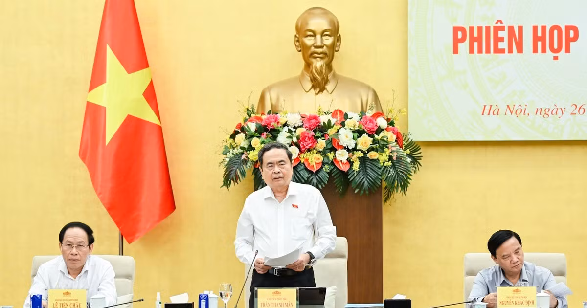 Chủ tịch Quốc hội Trần Thanh Mẫn, Trưởng Ban Chỉ đạo Tổng rà soát hệ thống văn bản quy phạm pháp luật, phát biểu kết luận phiên họp. (Ảnh: DUY LINH)