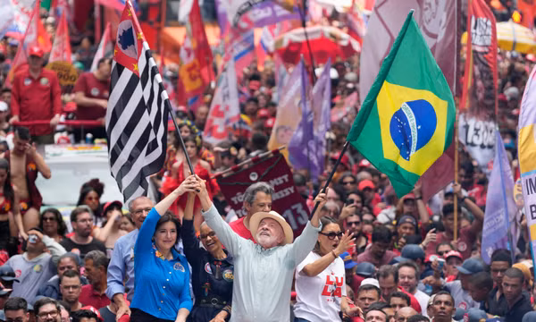 Brazil bầu tổng thống trong cuộc đua sít sao giữa ông Lula và Flávio Bolsonaro