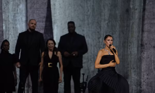 Celine Dion trở lại sân khấu sau thời gian chống chọi bệnh hiếm gặp