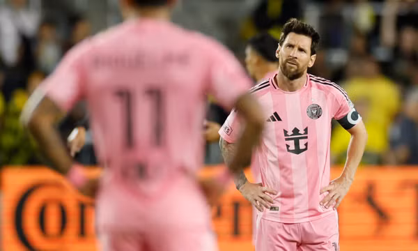 Messi trở lại Argentina trước trận chia tay đội tuyển quốc gia