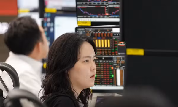 Chứng khoán Hàn Quốc lao dốc hơn 7% khi làn sóng bán tháo cổ phiếu công nghệ lan sang châu Á
