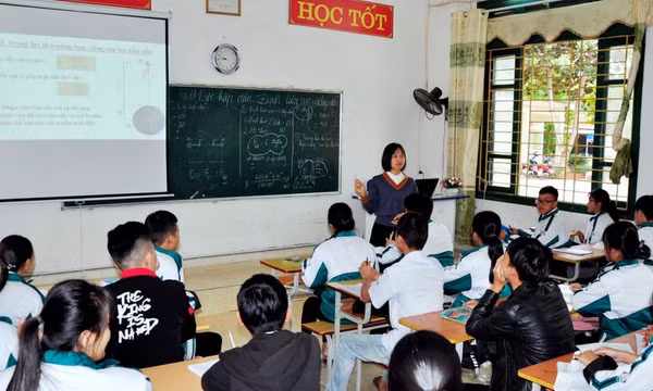 Điểm mới về 4 môn học trong Chương trình giáo dục thường xuyên cấp THCS và THPT