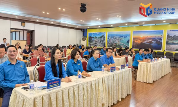Khai giảng lớp đào tạo Chủ tịch công đoàn cơ sở