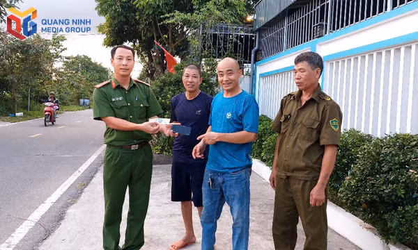 Công an xã Đầm Hà kịp thời tìm, trao trả tài sản cho người dân
