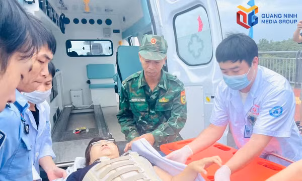 Mở luồng xanh cho xe cứu thương cấp cứu bệnh nhân vì mục đích nhân đạo