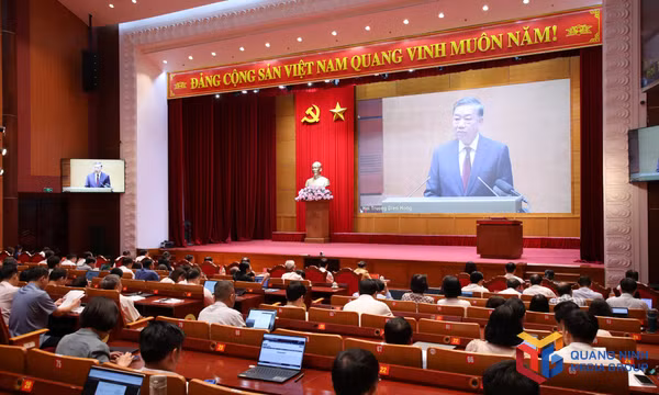 Hội nghị toàn quốc quán triệt, triển khai thực hiện một số nghị quyết, chỉ thị của Bộ Chính trị