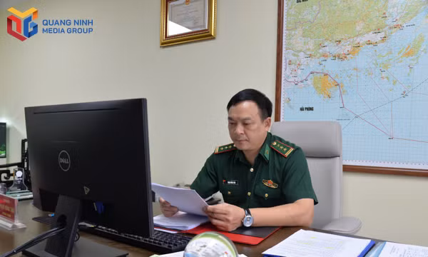 Thượng tá Phạm Hồng Thái luôn tận tụy, say mê với công việc.