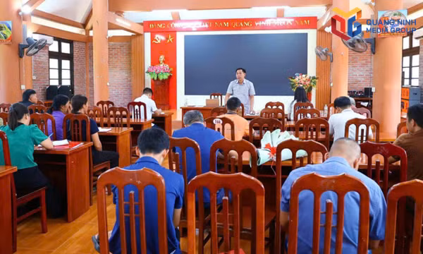 Đổi mới sinh hoạt chi bộ vùng DTTS