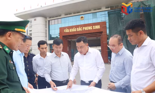 Phó Bí thư Thường trực Thành ủy làm việc với một số địa phương khu vực miền Đông