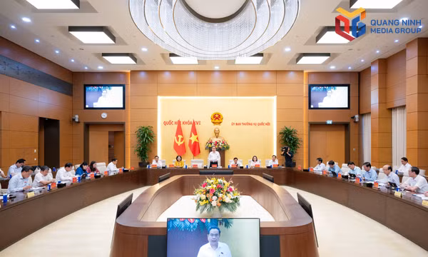 Ban Thường vụ Đảng ủy Quốc hội họp với Tổ trưởng Đoàn đại biểu Quốc hội các tỉnh, thành phố