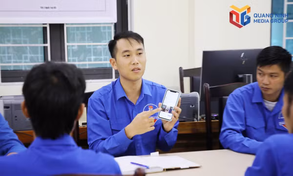 Người mở đường đưa công nghệ số về thôn, bản