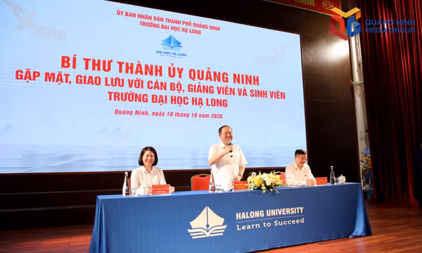 Bồi dưỡng tri thức, bản lĩnh và khát vọng cống hiến cho sinh viên 