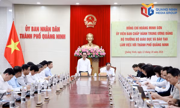 Bộ trưởng Bộ Giáo dục và Đào tạo làm việc với thành phố Quảng Ninh