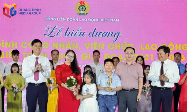 Điển hình phụ nữ “hai giỏi”