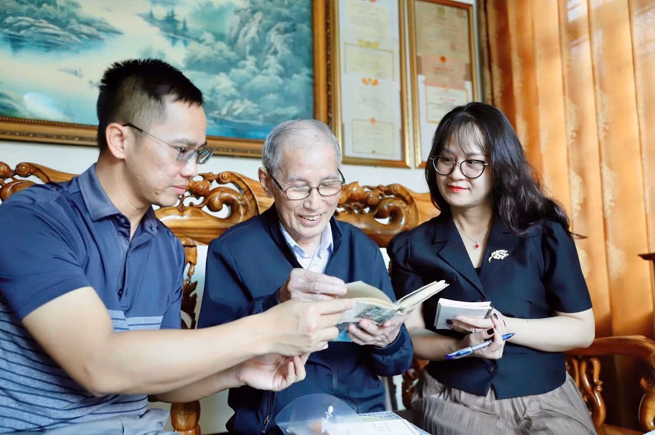 bat822425co-mot-binh-doan-than-huyen-thoai4.jpg