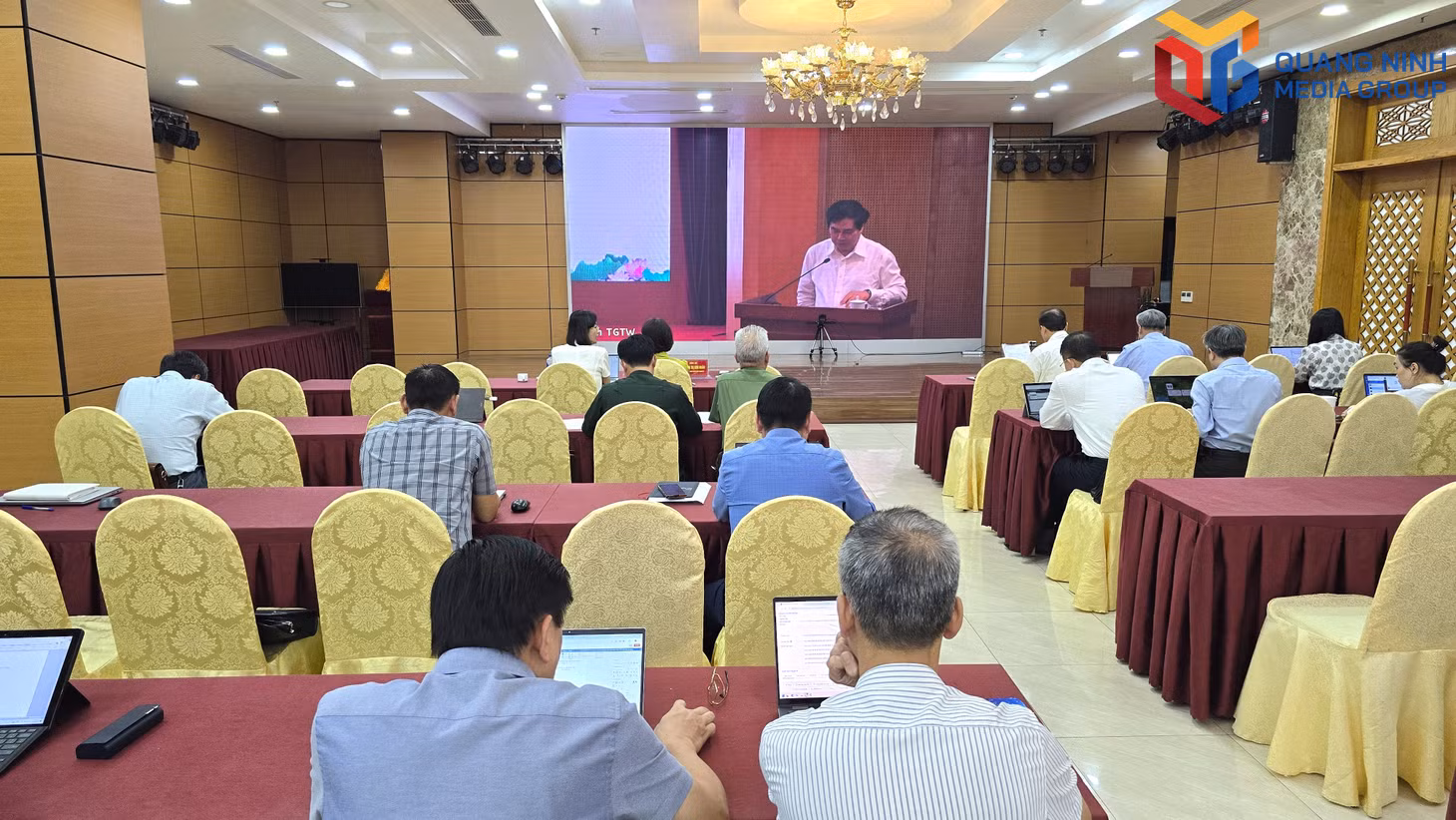 bqn_tr_quang-canh-diem-cau-quang-ninh.jpg