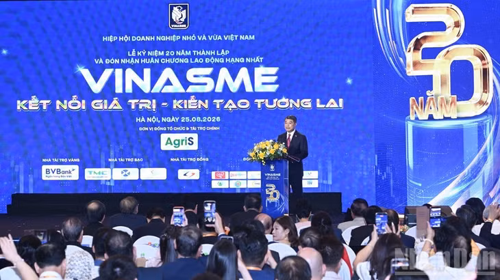 Quang cảnh lễ kỷ niệm. (Ảnh: TRẦN HẢI)